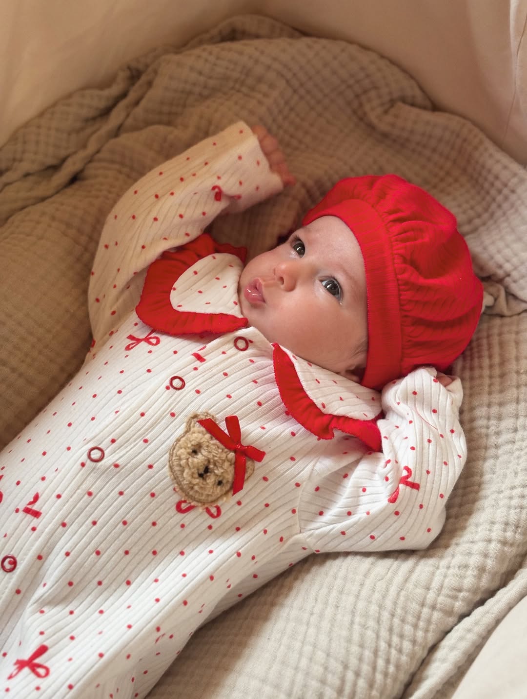 سالوبيت بيبي بناتي مع قبعة – تفاصيل كيوت وأسلوب أنثوي جذاب