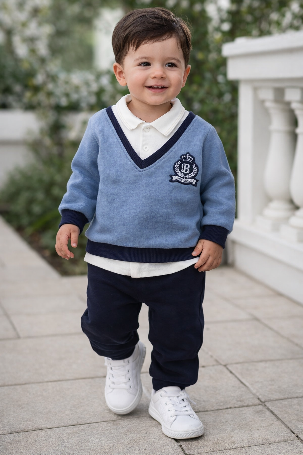 طقم أطفال أنيق بتصميم كلاسيكي