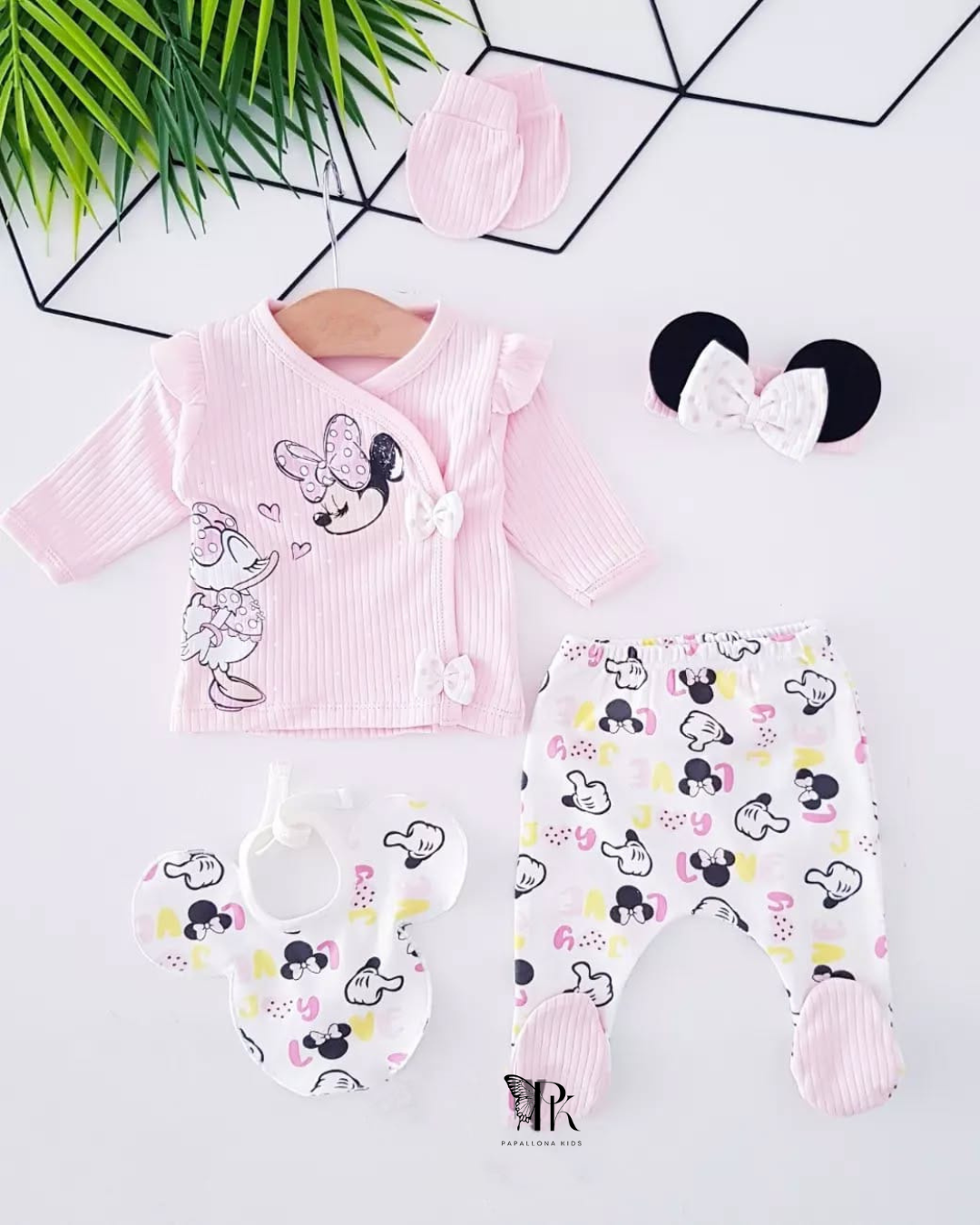 طقم ولادة للبنات بطبعة ميني ماوس