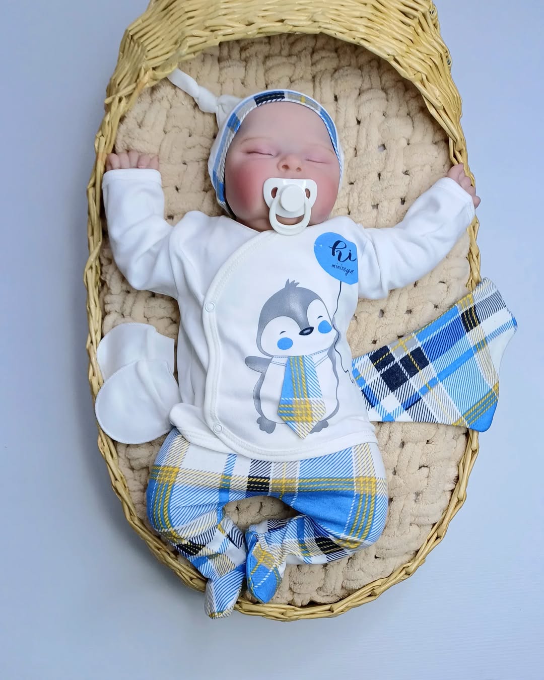 طقم بيبي 5 قطع – تصميم بطريق ونقشة كارو