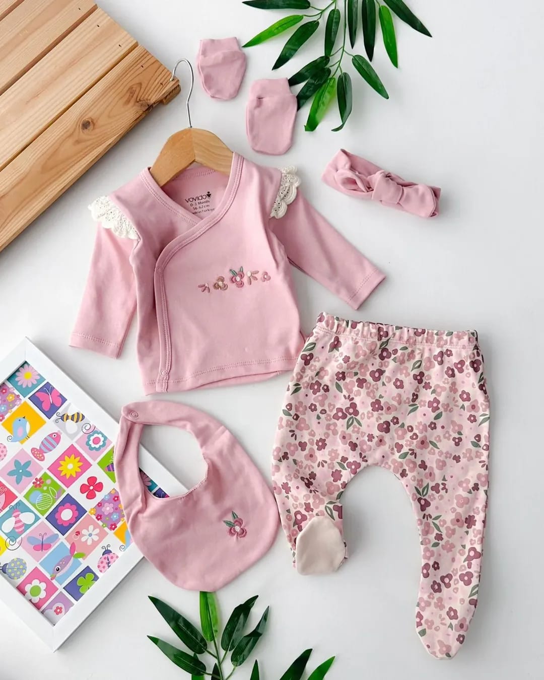 طقم بيبي بناتي 5 قطع باللون الوردي المزهر