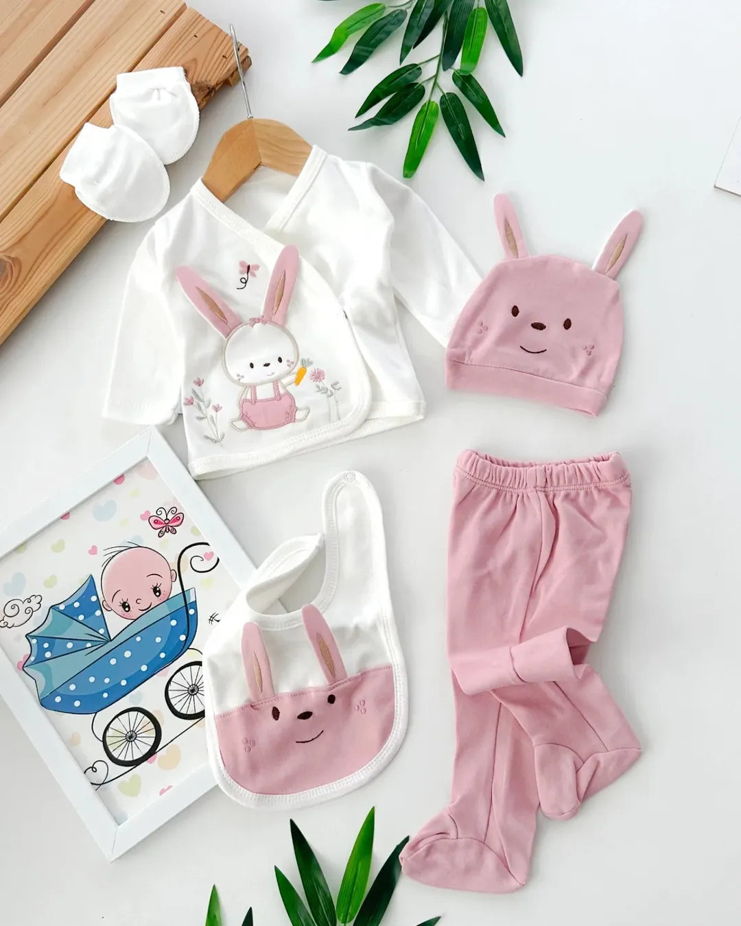 طقم بيبي أنثوي – لمسة من الأناقة والراحة اليومية