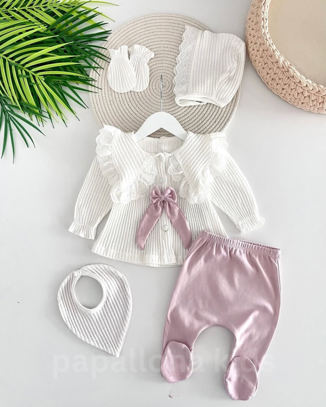 طقم بيبي بناتي 5 قطع بالفيونكة والدانتيل 🎀فاخرة