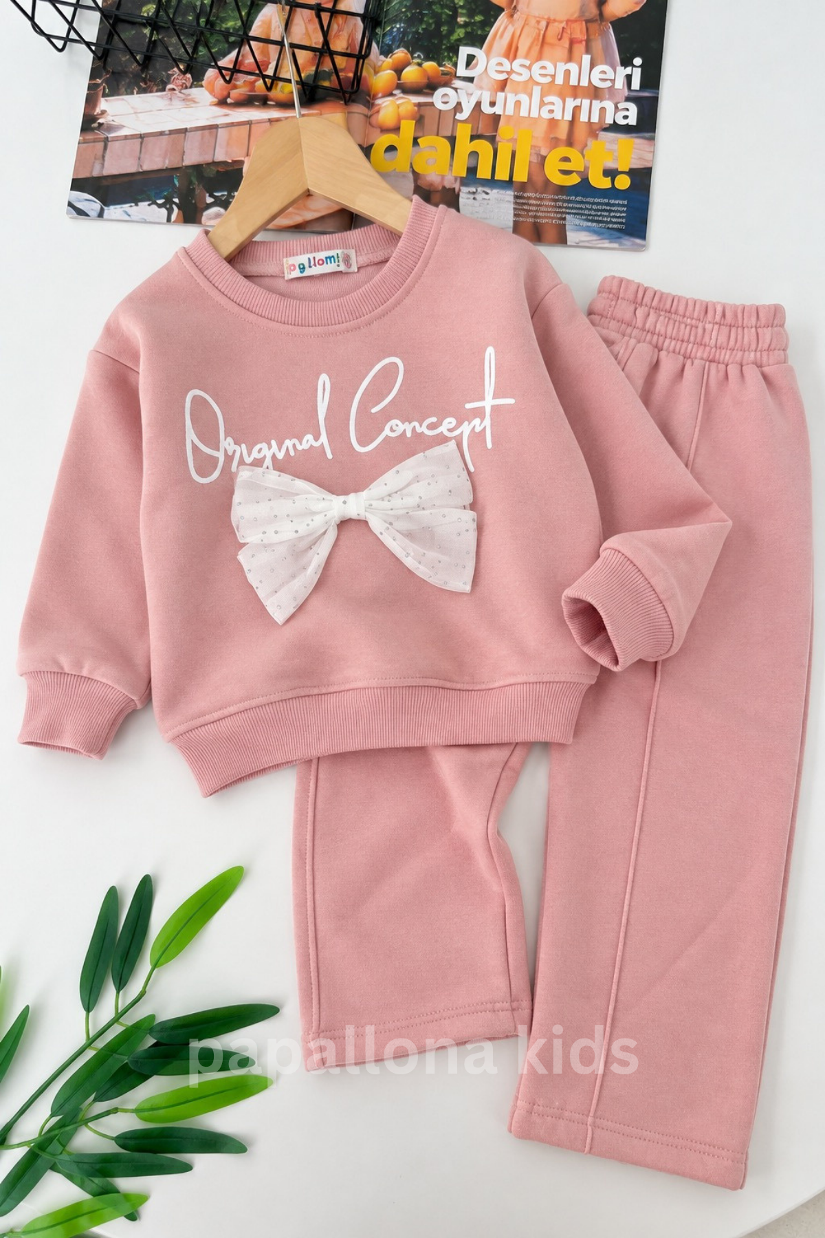 طقم بناتي أنيق قطعتين – سويتشيرت بفيونكة مع سروال واسع 🎀✨
