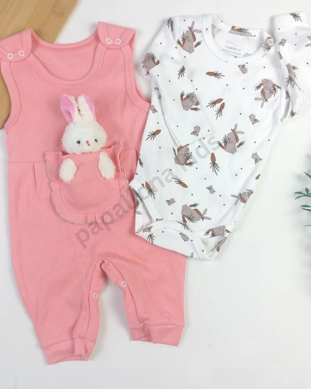 طقم  بناتي – تصميم عملي ولطيف بخامة قطنية 100٪