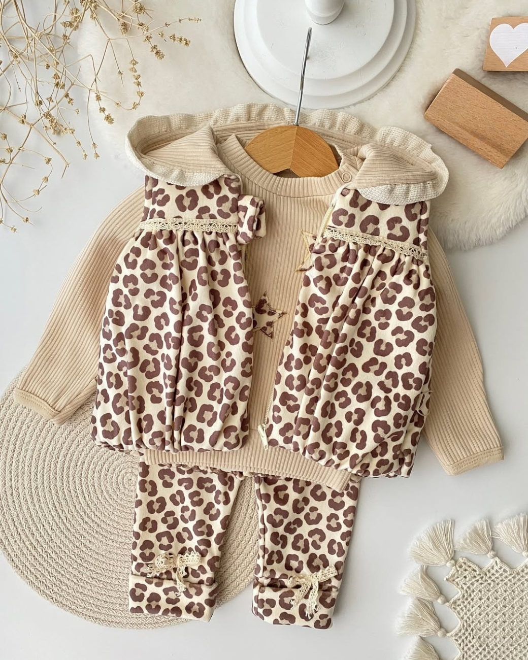 طقم بيبي بناتي – 3 قطع بتصميم ليوبارد أنيق
