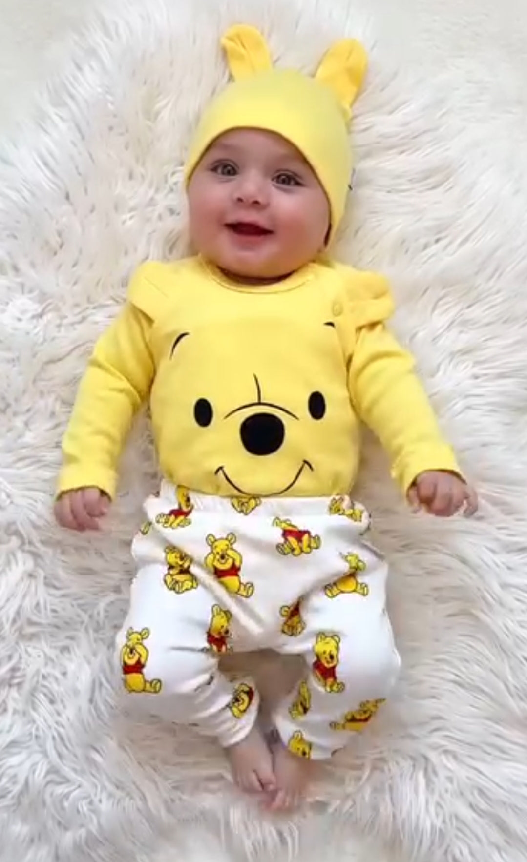طقم بيبي أولاد أو بنات – باللون الأصفر وخامة قطنية ناعمة