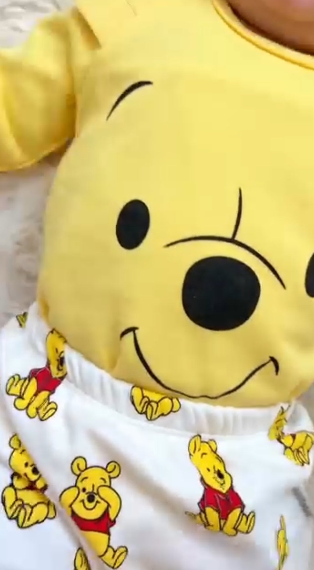 طقم بيبي أولاد أو بنات – باللون الأصفر وخامة قطنية ناعمة